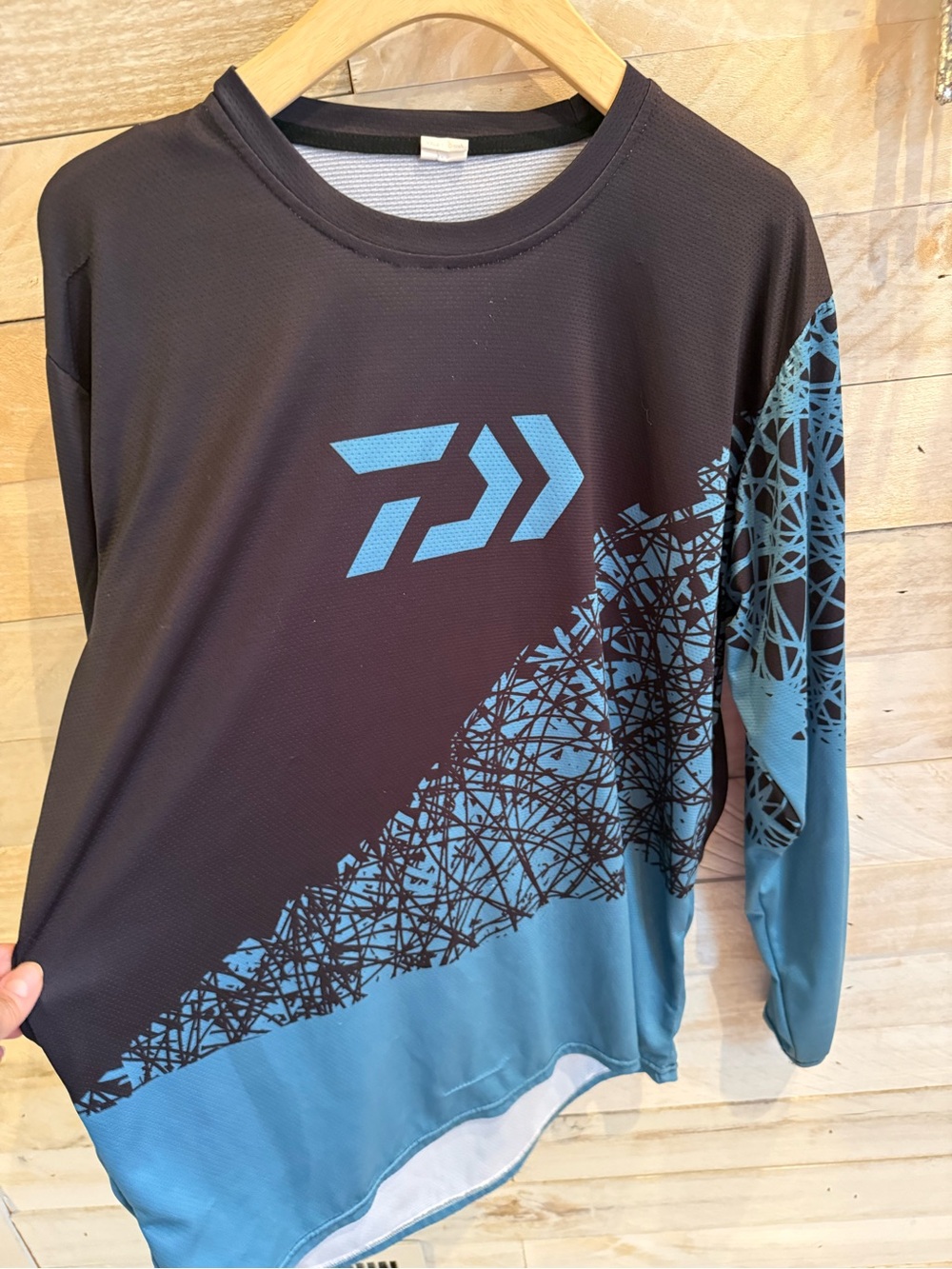 DAIWA Men’s Long Sleeve Shirt XL